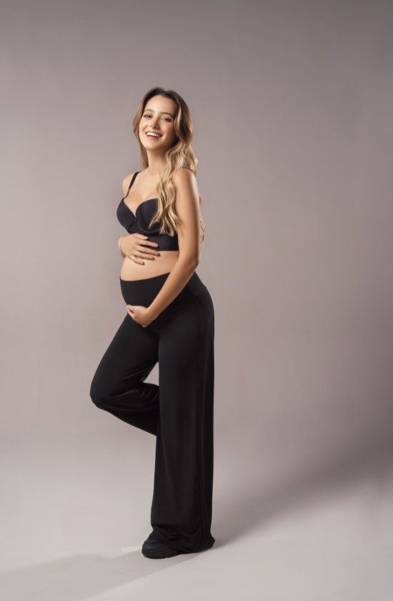 Pantalones y Overoles para embarazo y posparto – Maternity by Karin Jiménez